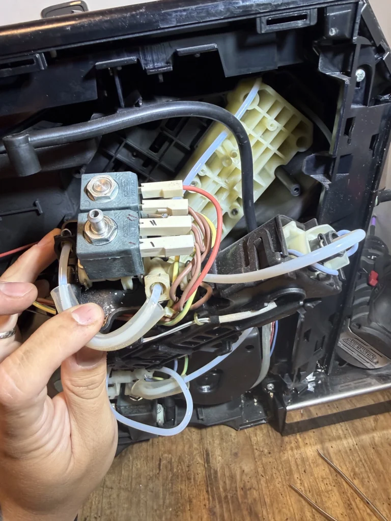 DeLonghi  servis kávovaru